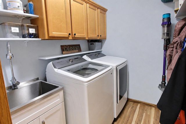 218 Noahs Arc Court, Evansville, WI 53536