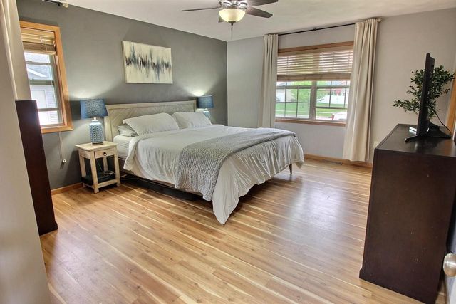 218 Noahs Arc Court, Evansville, WI 53536