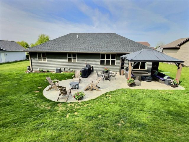 218 Noahs Arc Court, Evansville, WI 53536