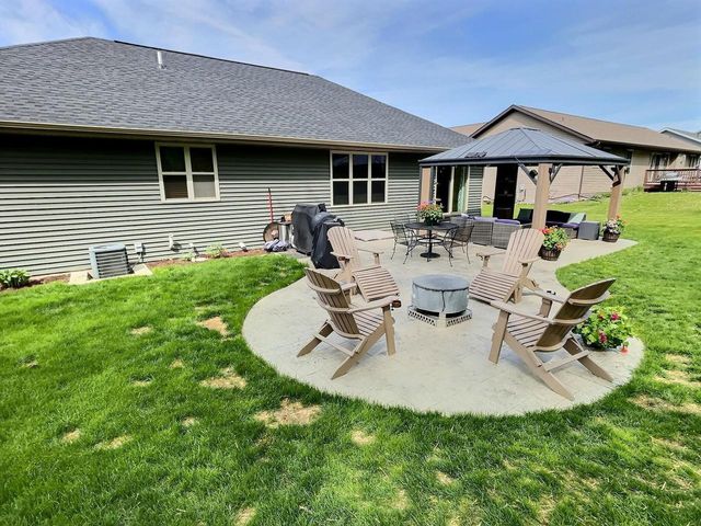 218 Noahs Arc Court, Evansville, WI 53536
