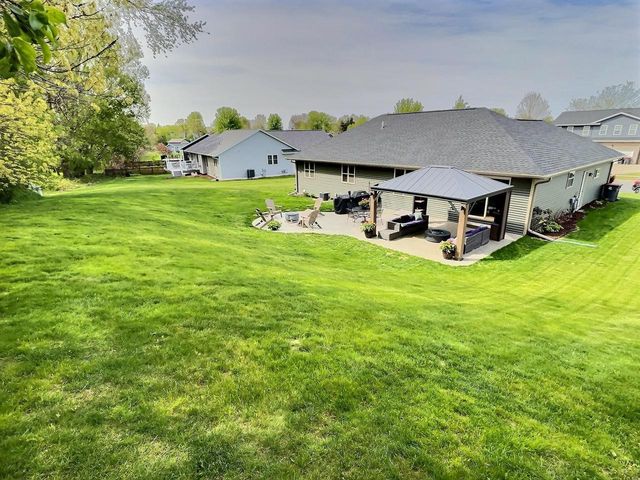 218 Noahs Arc Court, Evansville, WI 53536