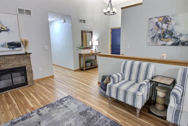 218 Noahs Arc Court, Evansville, WI 53536