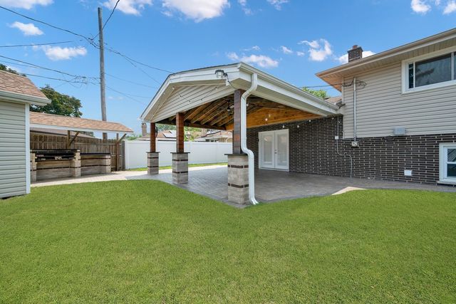 924 E 169th Street, South Holland, IL 60473