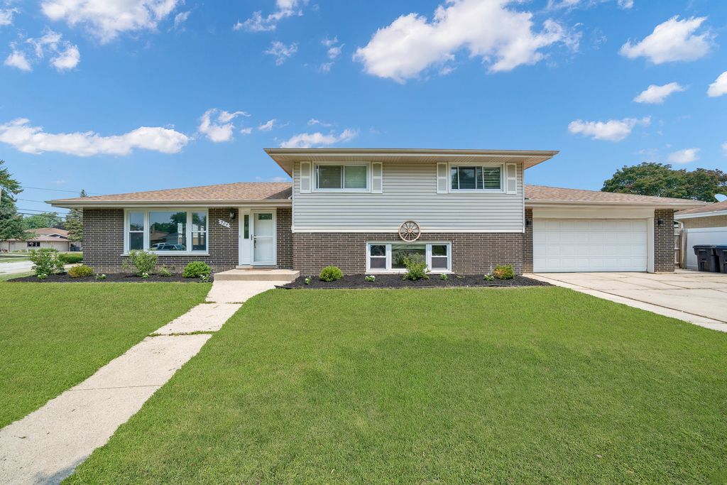 924 E 169th Street, South Holland, IL 60473