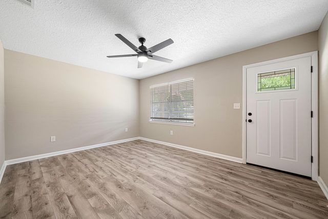 207 Oglesby Avenue, Crestview, FL 32536