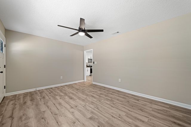 207 Oglesby Avenue, Crestview, FL 32536