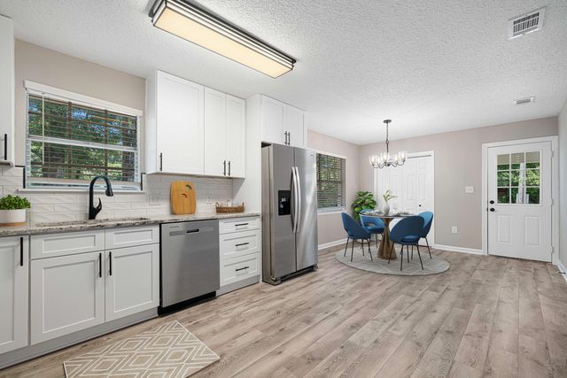 207 Oglesby Avenue, Crestview, FL 32536