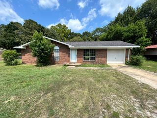 5509 Rainbow Lane, Crestview, FL 32539