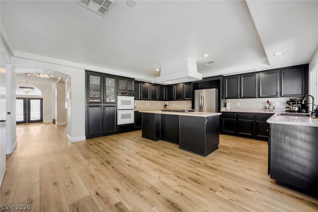 8716 Castle Hill Avenue, Las Vegas, NV 89129