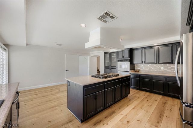 8716 Castle Hill Avenue, Las Vegas, NV 89129