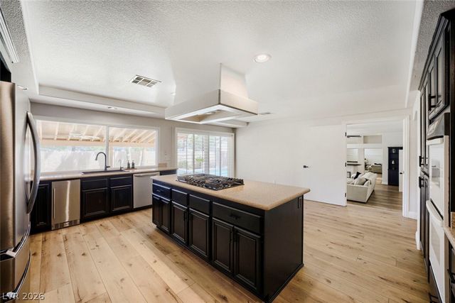 8716 Castle Hill Avenue, Las Vegas, NV 89129