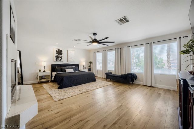 8716 Castle Hill Avenue, Las Vegas, NV 89129