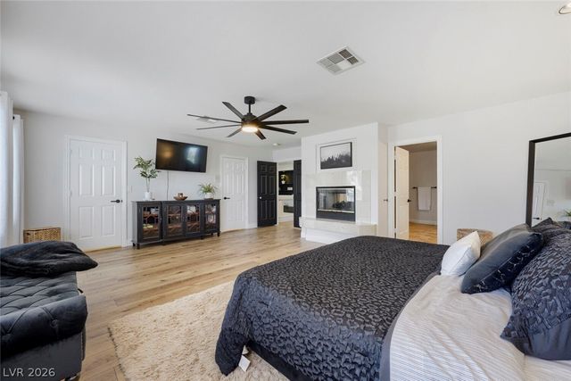 8716 Castle Hill Avenue, Las Vegas, NV 89129