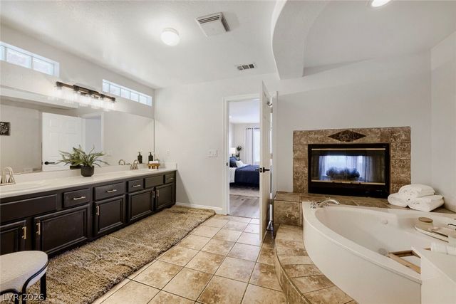 8716 Castle Hill Avenue, Las Vegas, NV 89129
