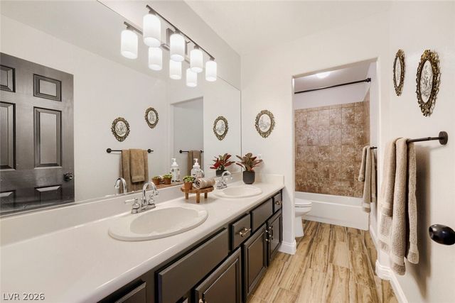 8716 Castle Hill Avenue, Las Vegas, NV 89129