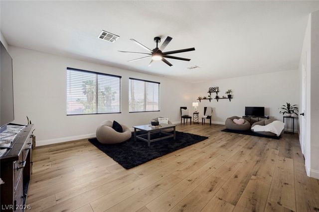 8716 Castle Hill Avenue, Las Vegas, NV 89129