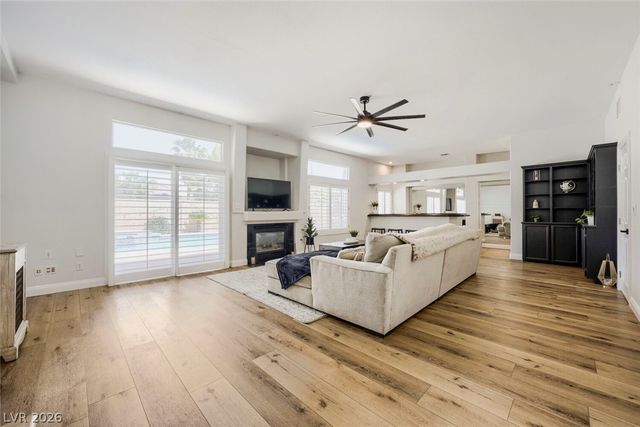 8716 Castle Hill Avenue, Las Vegas, NV 89129