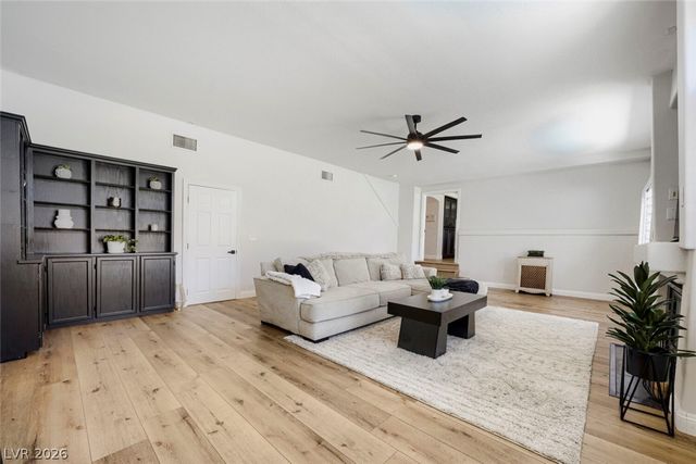 8716 Castle Hill Avenue, Las Vegas, NV 89129
