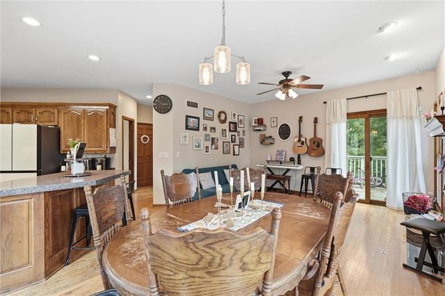 809 Cottonwood Place, Liberty, MO 64068