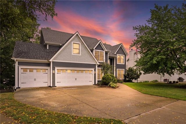 809 Cottonwood Place, Liberty, MO 64068