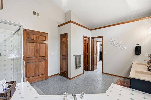 809 Cottonwood Place, Liberty, MO 64068