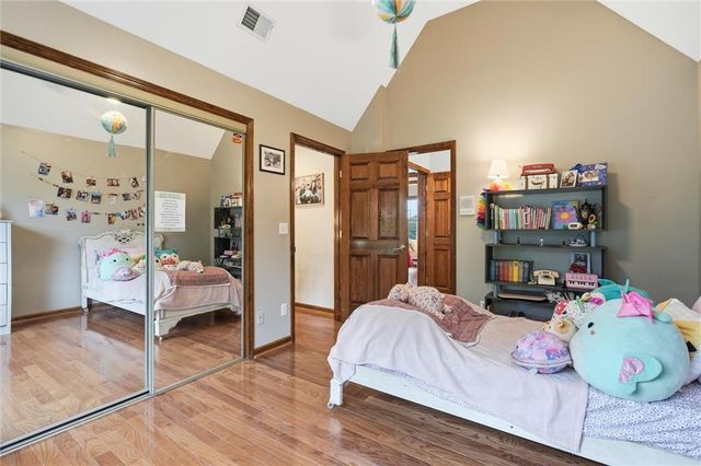 809 Cottonwood Place, Liberty, MO 64068