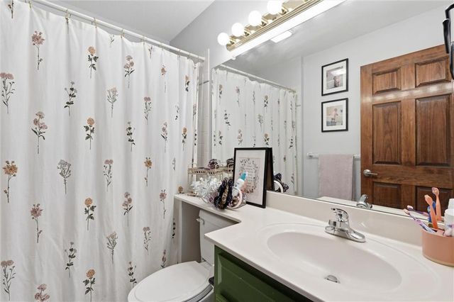 809 Cottonwood Place, Liberty, MO 64068