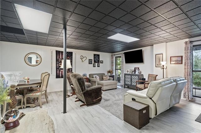 809 Cottonwood Place, Liberty, MO 64068