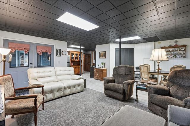 809 Cottonwood Place, Liberty, MO 64068