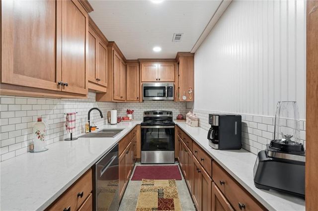 809 Cottonwood Place, Liberty, MO 64068