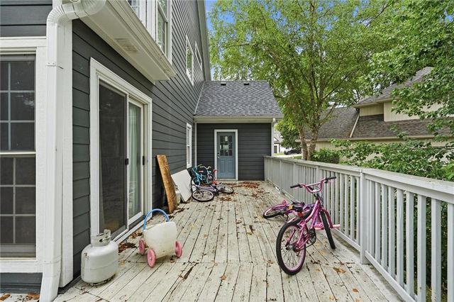 809 Cottonwood Place, Liberty, MO 64068