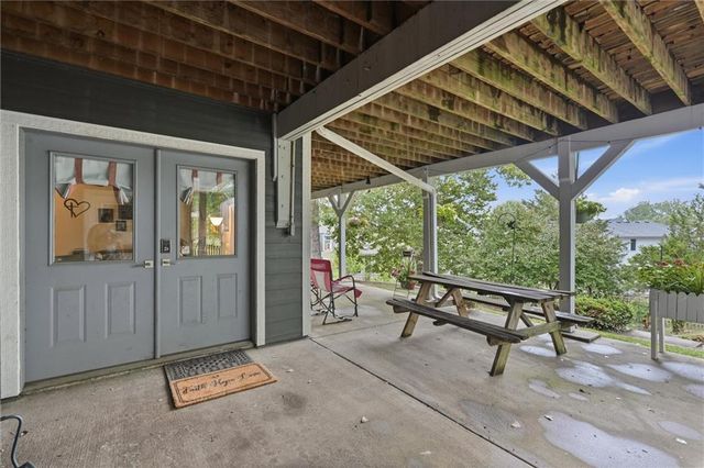 809 Cottonwood Place, Liberty, MO 64068