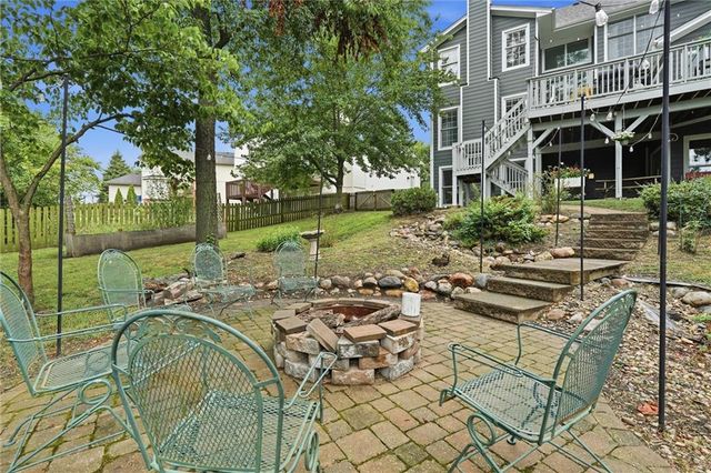 809 Cottonwood Place, Liberty, MO 64068