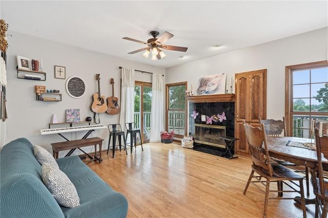 809 Cottonwood Place, Liberty, MO 64068