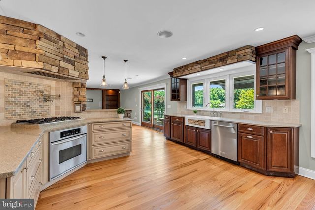 83 DAUM ROAD, Manalapan, NJ 07726