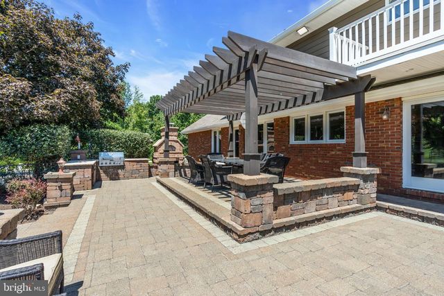 83 DAUM ROAD, Manalapan, NJ 07726