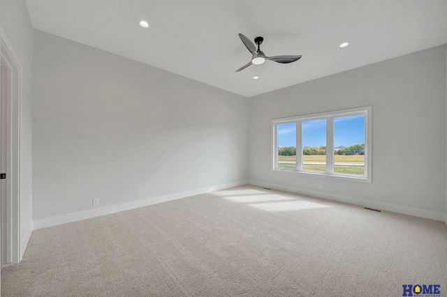 9121 White Horse Way, Lincoln, NE 68520