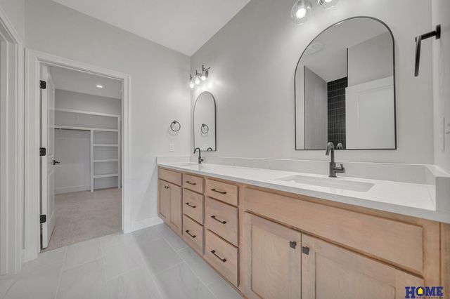 9121 White Horse Way, Lincoln, NE 68520