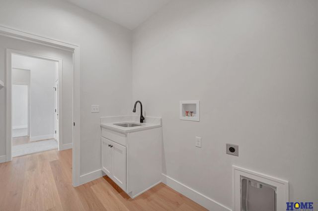 9121 White Horse Way, Lincoln, NE 68520