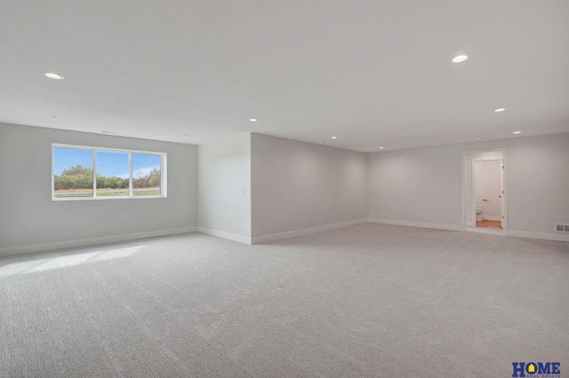 9121 White Horse Way, Lincoln, NE 68520