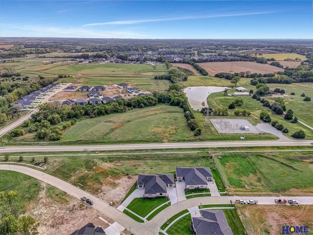 9121 White Horse Way, Lincoln, NE 68520