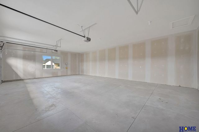 9121 White Horse Way, Lincoln, NE 68520