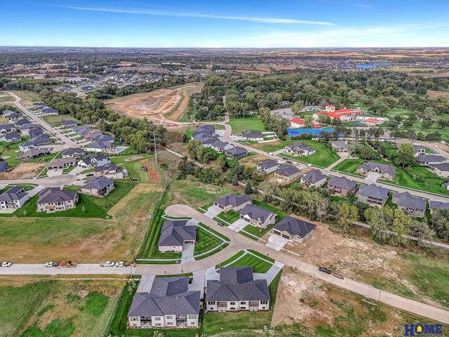 9121 White Horse Way, Lincoln, NE 68520