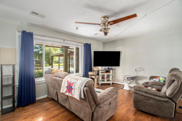 110 William Avenue, Baytown, TX 77520