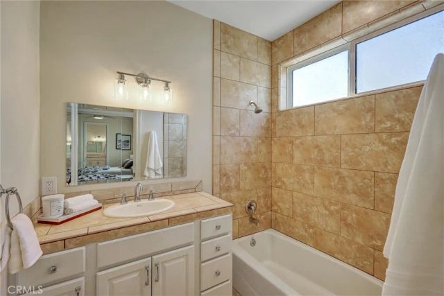 135 Redwood, Carlsbad, CA 92008