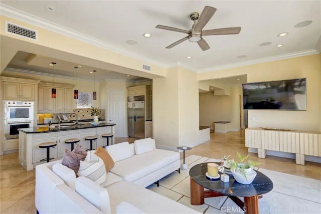135 Redwood, Carlsbad, CA 92008