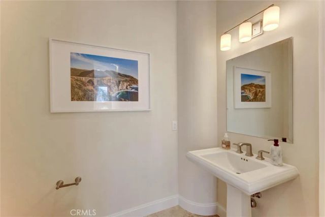 135 Redwood, Carlsbad, CA 92008