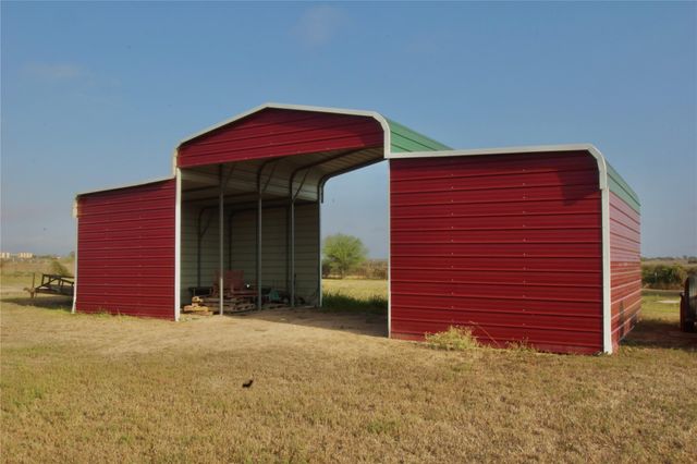 1891 Dworaczyk Road, Yorktown, TX 78164