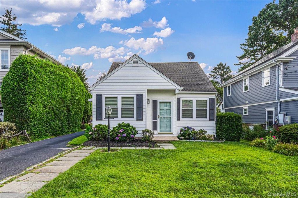 104 Fairfield Avenue, Port Washington, NY 11050