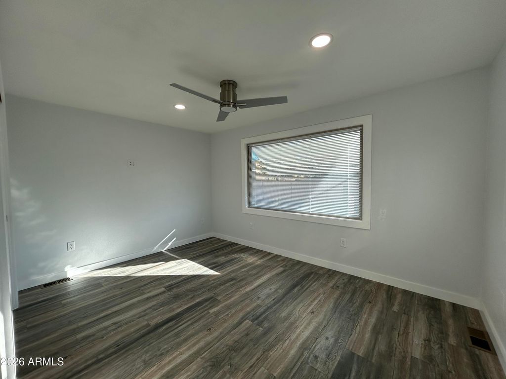 Image 16 of property listing at 16225 N 29TH Street 27, Phoenix, AZ 85032